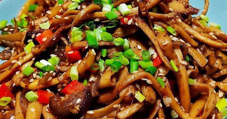 杏鮑菇這麼做太好吃，焦香嫩鮮，營養下飯，家人吃了贊不絕口